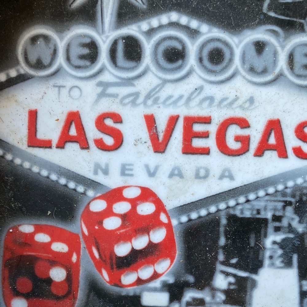 Las Vegas Vintage-Style Ashtray with Dice Graphic - Picture 3 of 4
